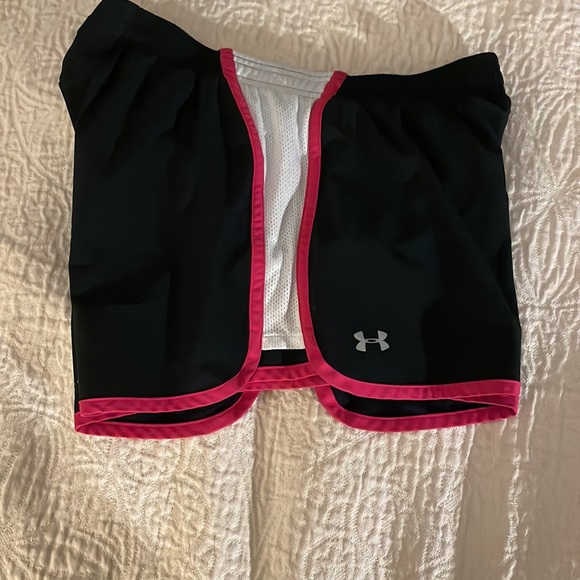 Under Armour Women’s Running Shorts - Picture 3 of 4